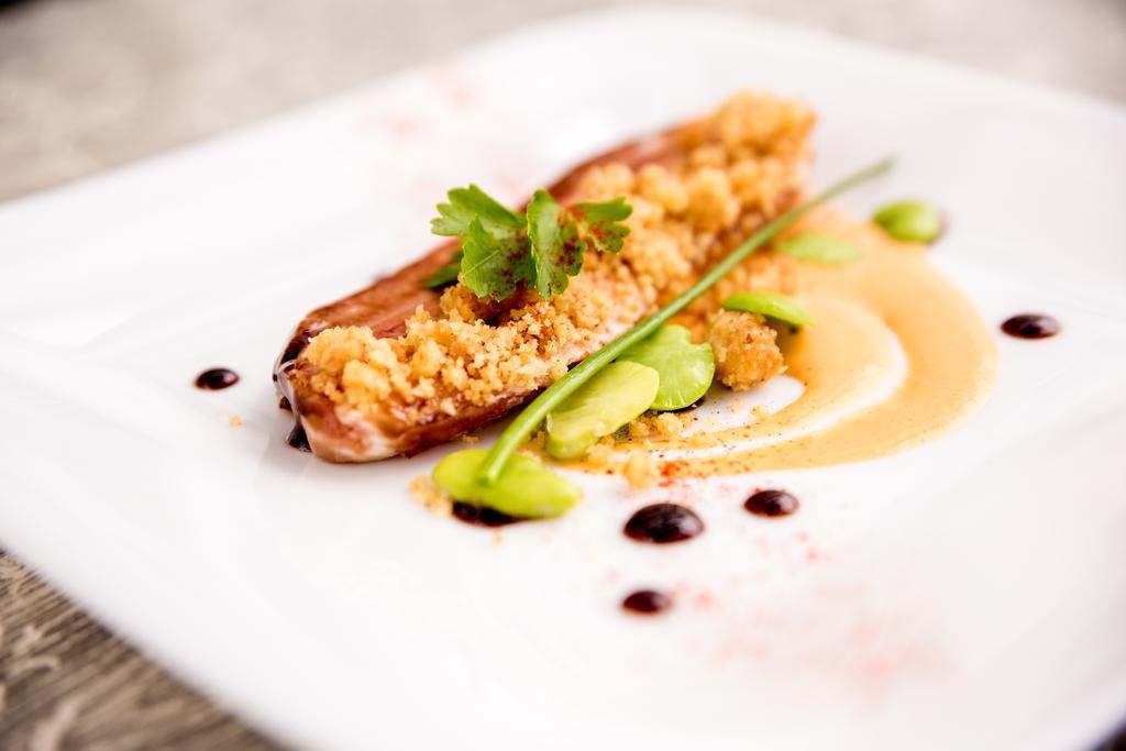 Logis Hotel Restaurant Des Chateaux อาแซ-เลอ-ริโด ภายนอก รูปภาพ