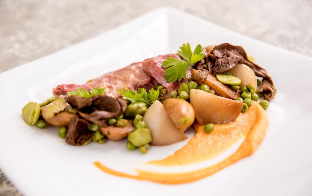 Logis Hotel Restaurant Des Chateaux อาแซ-เลอ-ริโด ภายนอก รูปภาพ