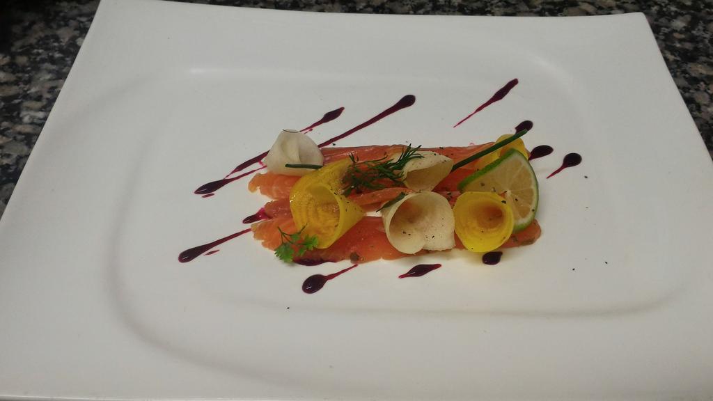 Logis Hotel Restaurant Des Chateaux อาแซ-เลอ-ริโด ภายนอก รูปภาพ