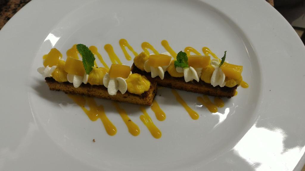 Logis Hotel Restaurant Des Chateaux อาแซ-เลอ-ริโด ภายนอก รูปภาพ