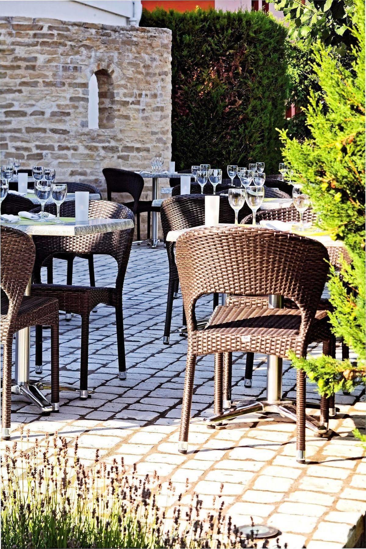 Logis Hotel Restaurant Des Chateaux อาแซ-เลอ-ริโด ภายนอก รูปภาพ
